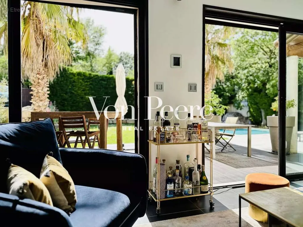 Séjour - Maison Contemporaine avec Piscine à Rochefort-du-Gard