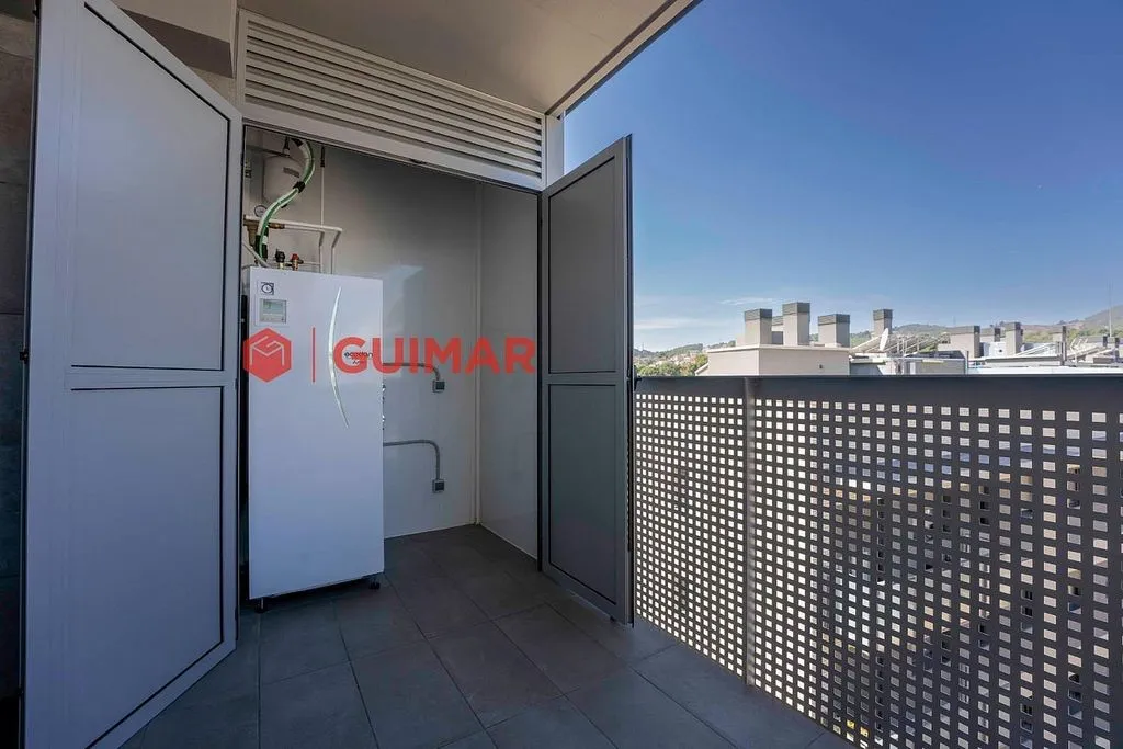 Balcon - Modern Flat with Parking in Ronda Sant Ramon