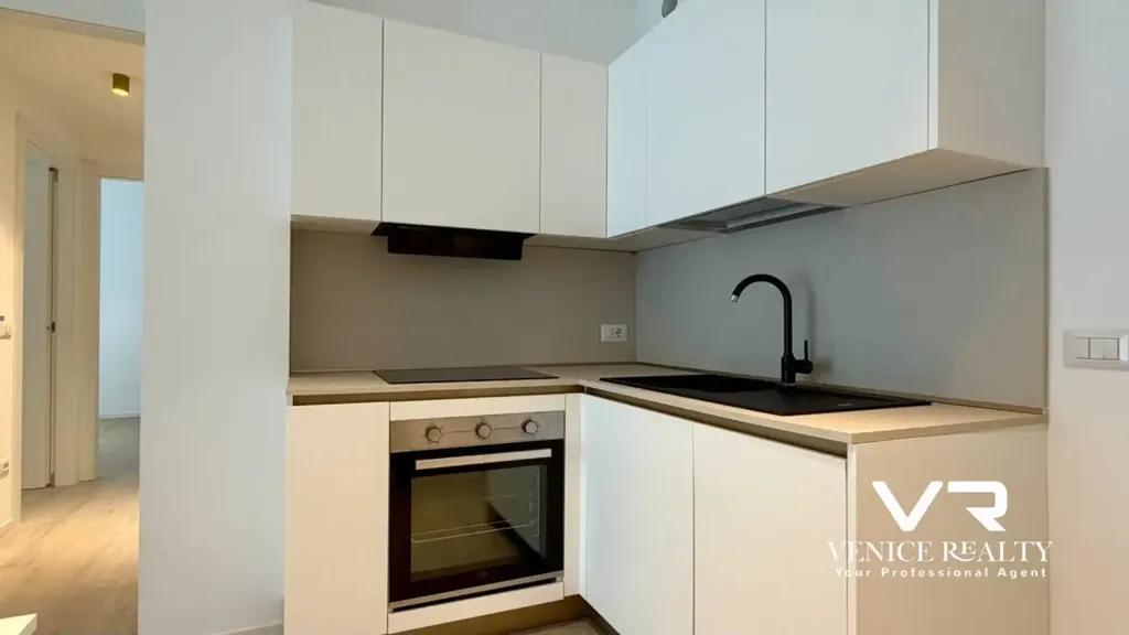 Cuisine - Trilocale with Private Garden in Jesolo