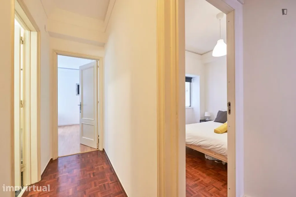 Bedrooms - Student Room in Marquês de Pombal, Lisbon