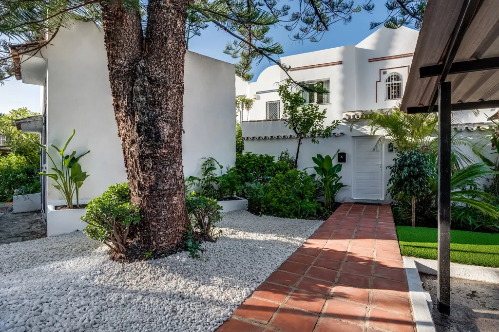 Aed - Adosado with Private Pool in Nueva Andalucía