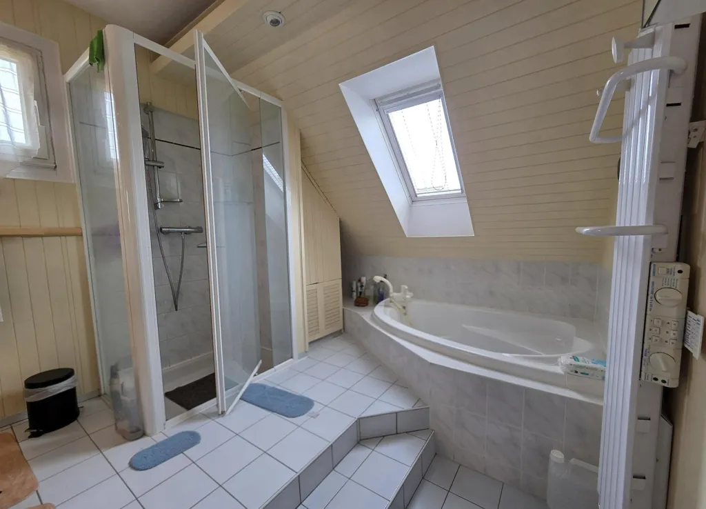 Salles de bain - Maison avec terrasse et jardin à Cherbourg-en-Cotentin