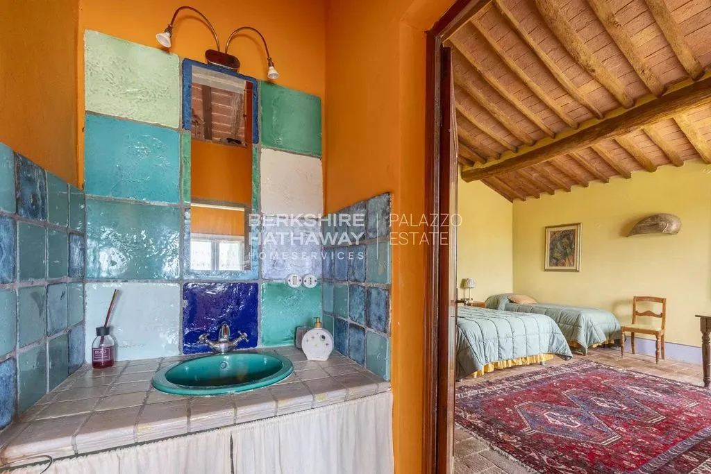 18th Century Villa with Pools in Palaia
