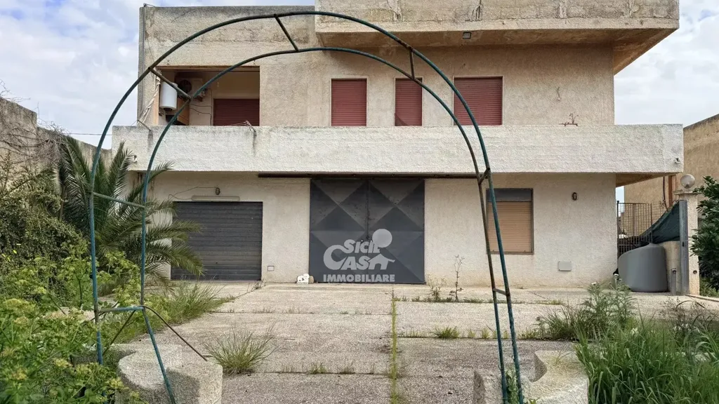 Exterior - Villa with Private Garden in Marsala