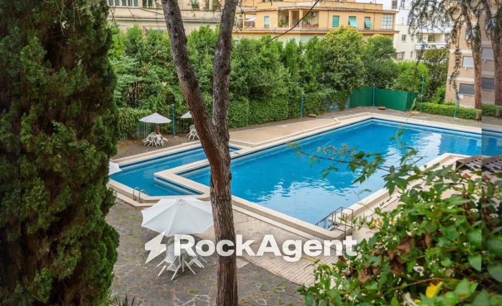 Piscina - Penthouse with Panoramic View in Trieste, Rome