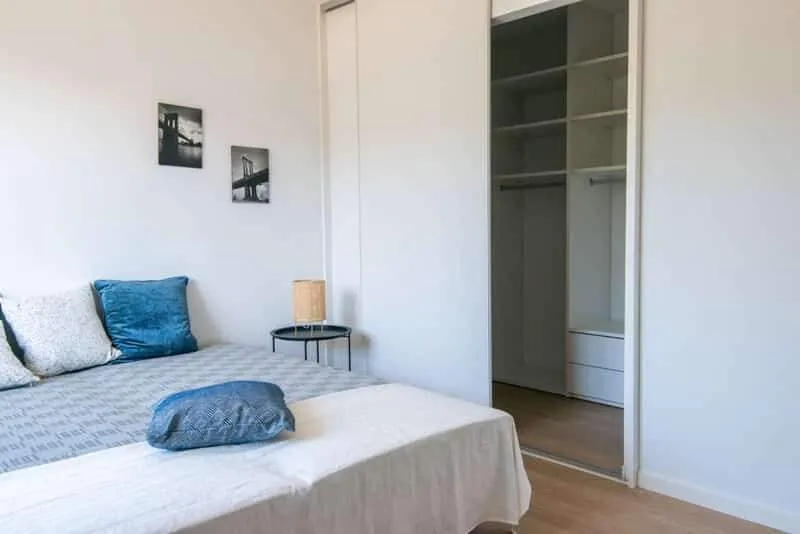 Magamistoad - 5-Bedroom Apartment with Garden in Agedrup