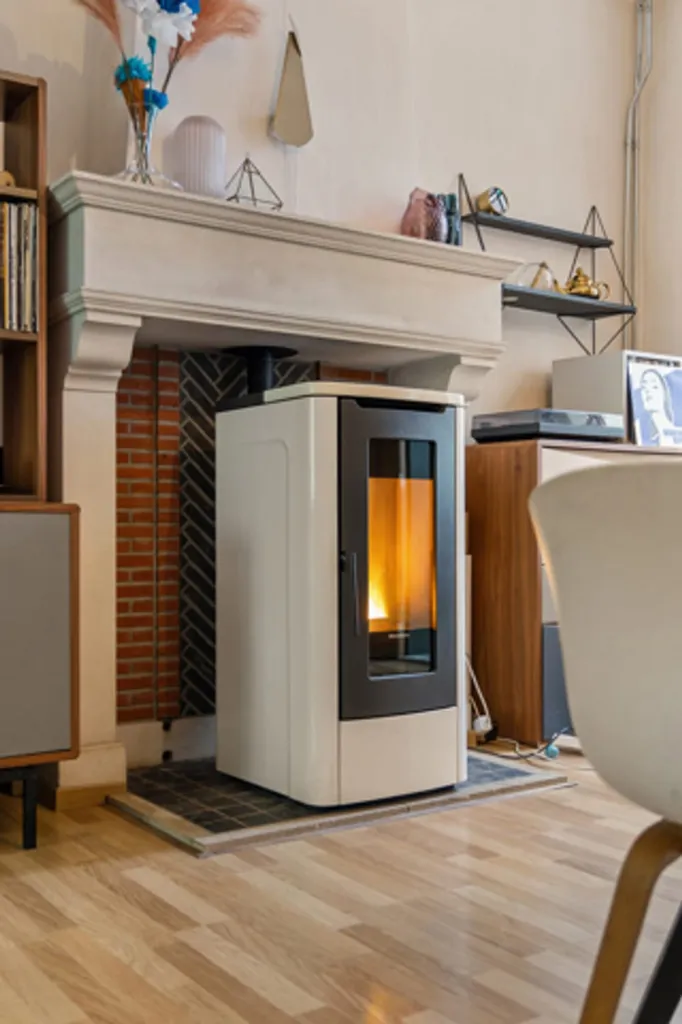 Living Room - Charming House with Garden in Mortsel