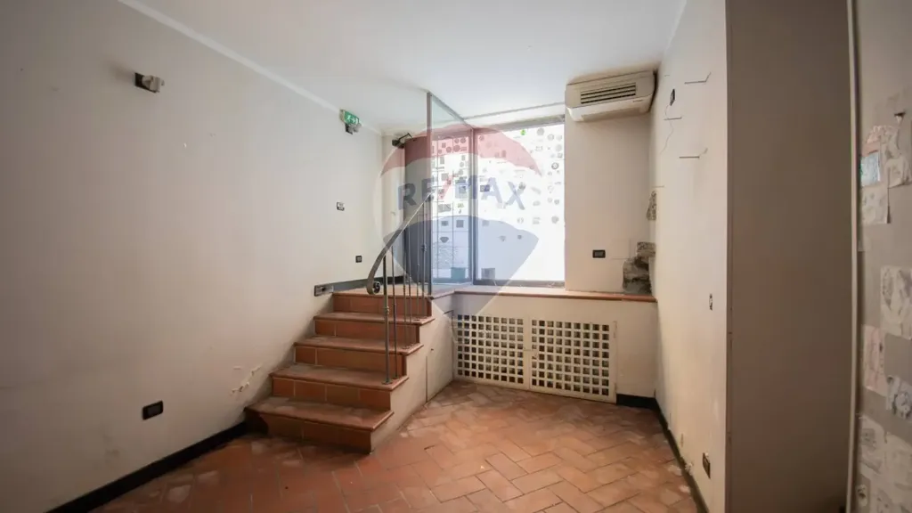 Stanze - Historic Triplex with Balcony in Iseo