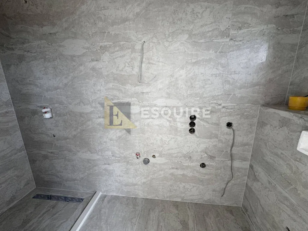 Salles de bain - Luxury Penthouse with Sea View in Nin
