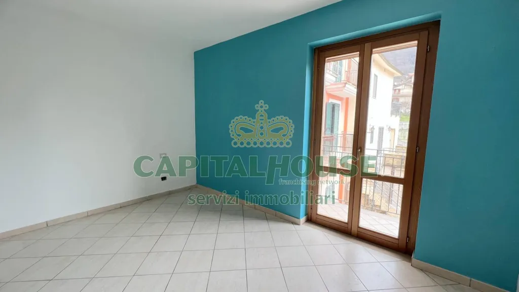 Pièces - Two-Level Apartment with Balcony in Monteforte Irpino