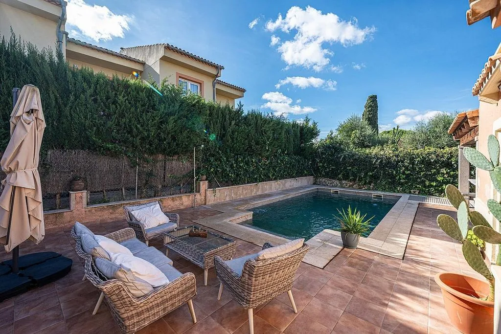 Pool - Chalet with Pool and Terrace in Cala Romántica
