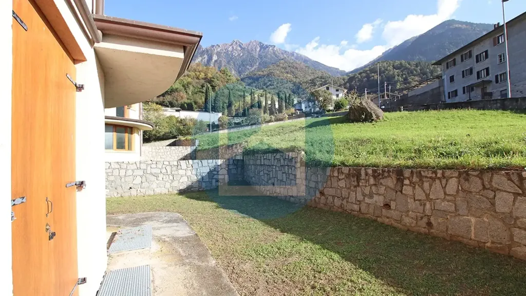 Jardin - Bifamiliar Villa with Garden in Niardo