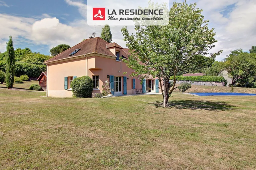 Extérieur - Maison de Caractère avec Piscine à Chambourcy