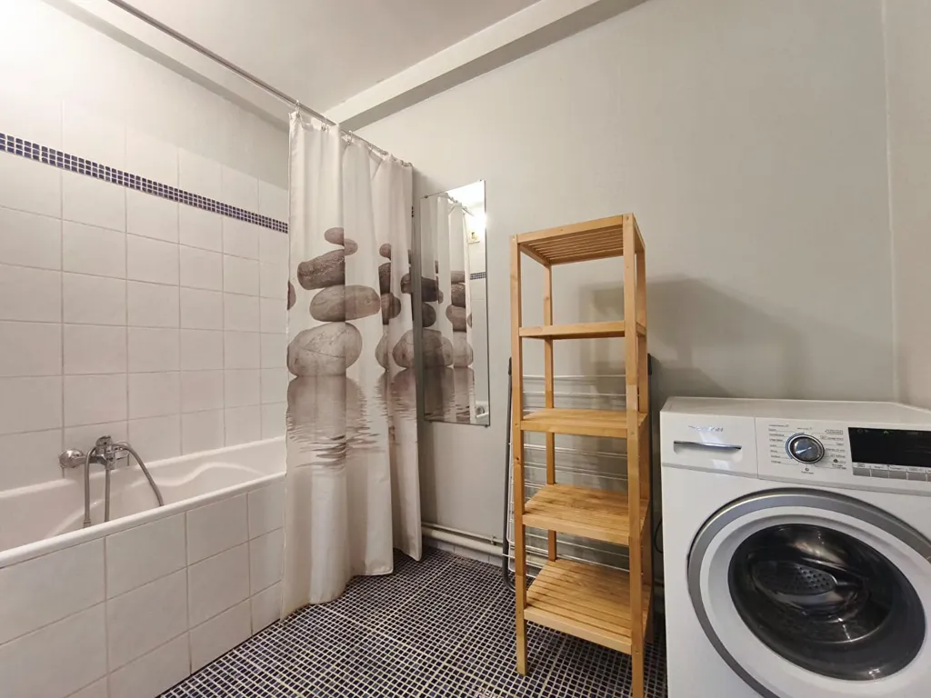 Vannitoad - Securely Located 2-Bed Flat with Parking in Croisé Laroche