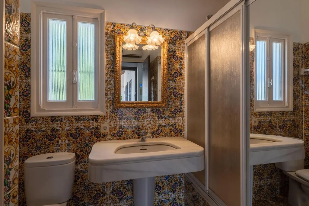 Salles de bain - Mediterranean Villa with Pool in Pla del Mar