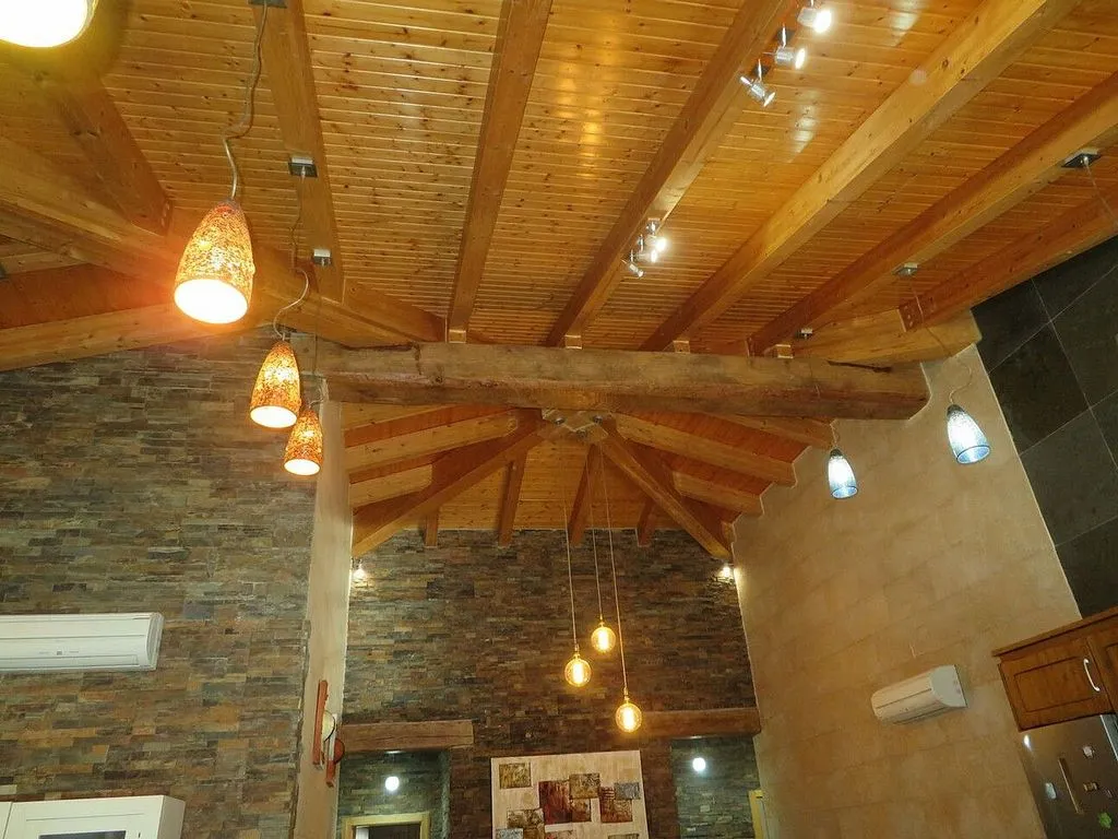 Toad - Rustic Chalet with Pool in Poblets