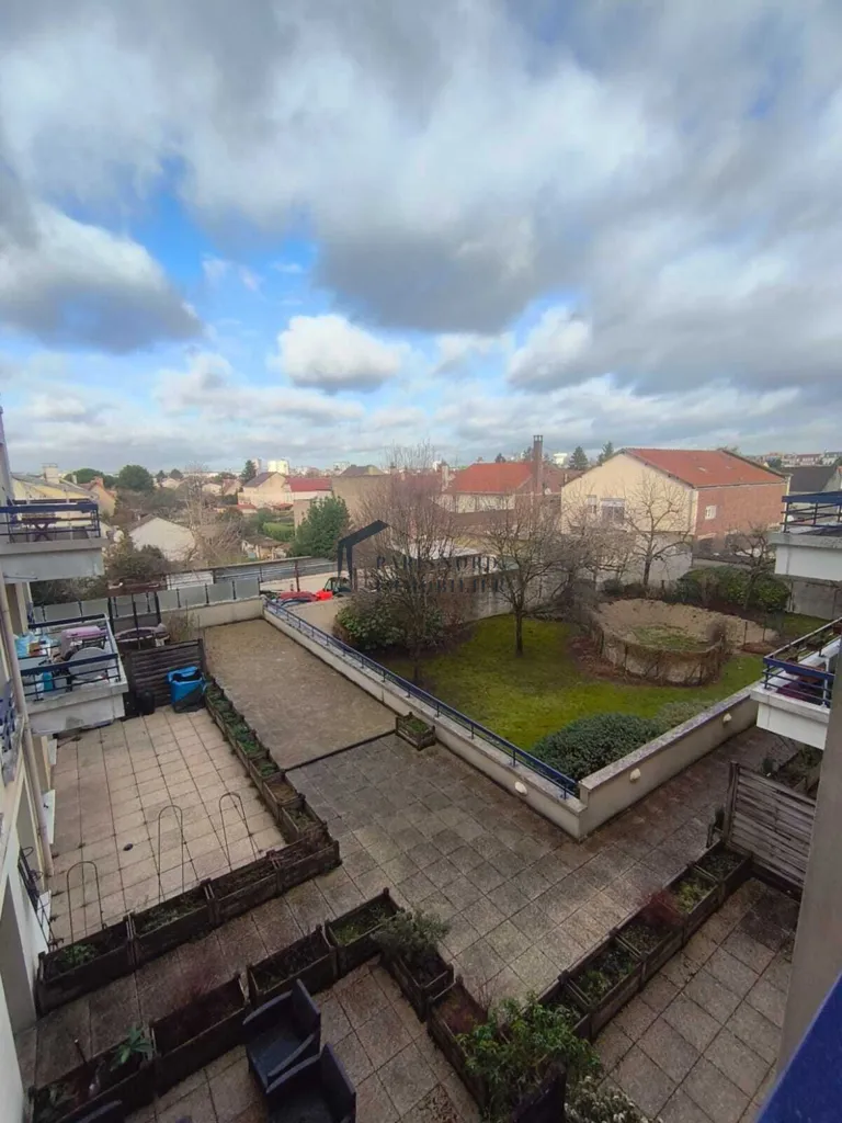 Jardin - Appartement F4 avec Balcon dans le Quartier Prisé du Blanc-Mesnil