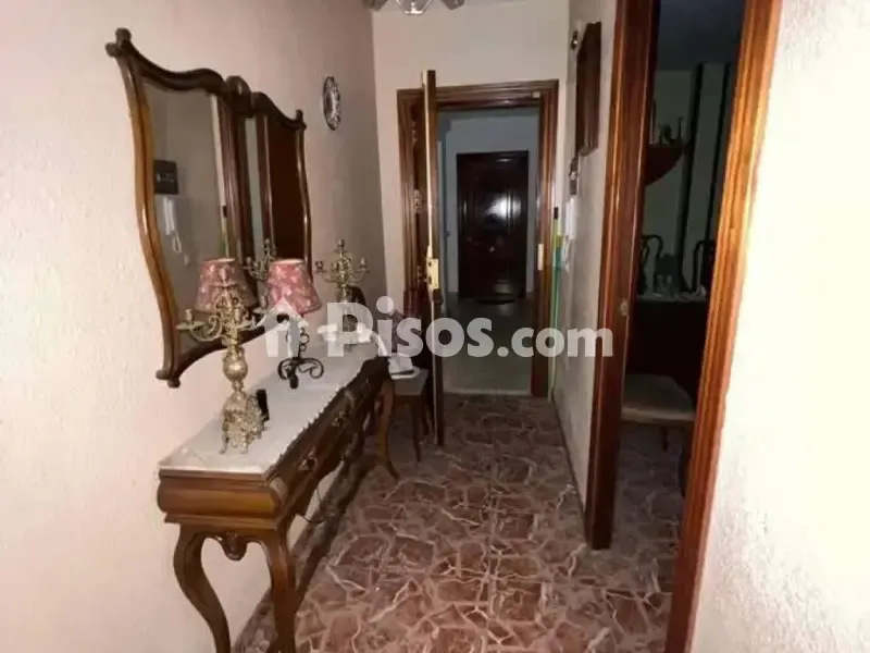 Esik - Flat with Patio in Bailén Centre
