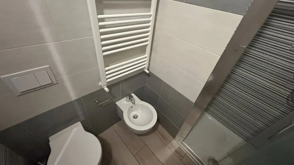 Vannitoad - Luxury Apartment with Private Bathroom in Pisa