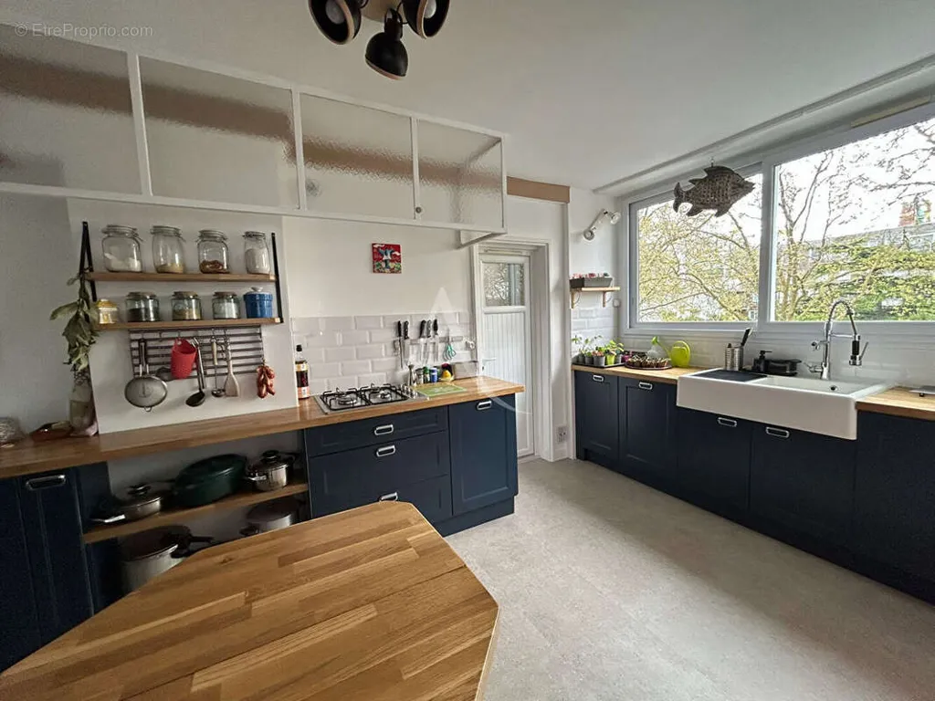 Cuisine - Appartement Lumineux avec Cuisine Moderne à Saint-Nazaire