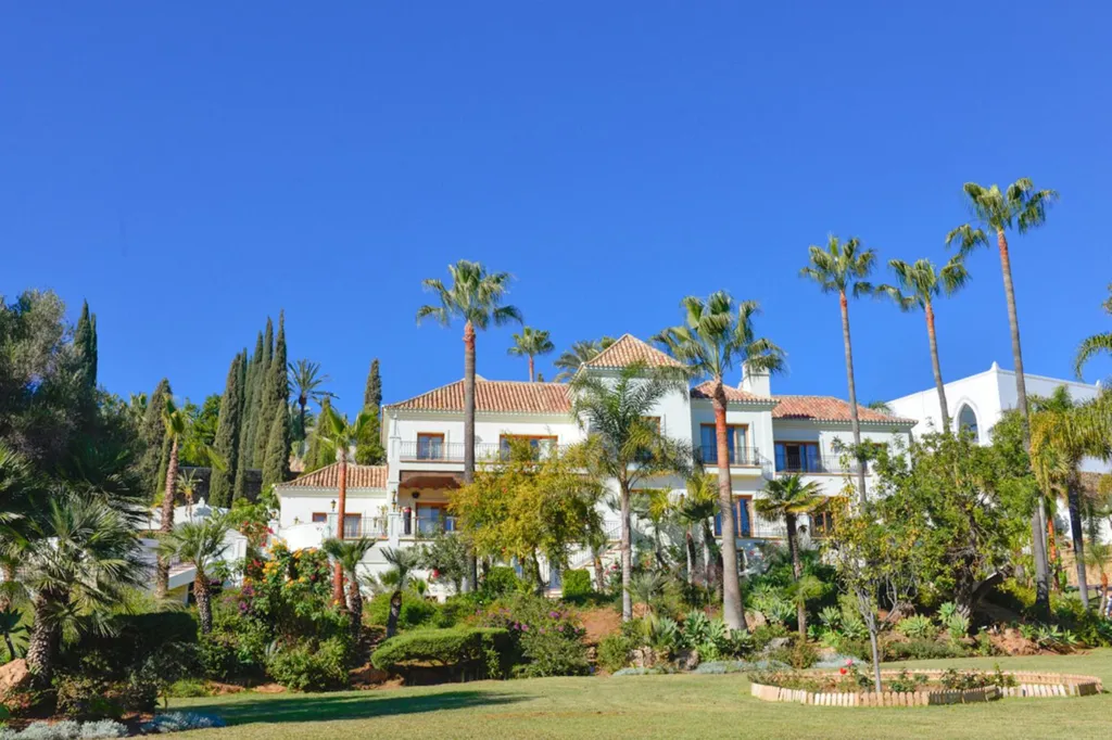 Jardin - Luxury Villa with Pool in Estepona