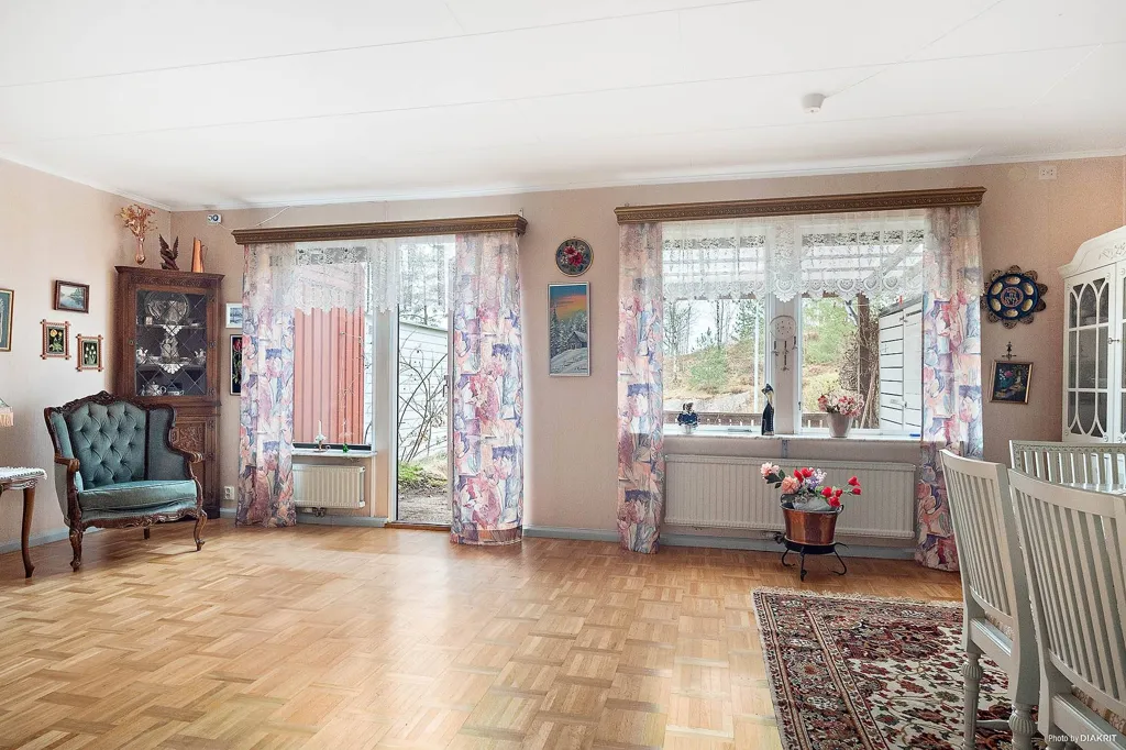 Elutuba - Detached House with Balcony in Borås