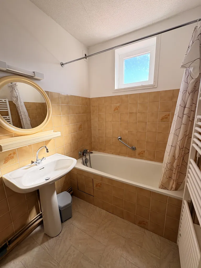 Salles de bain - Appartement 2 Pièces avec Loggia à Les Sables-d'Olonne