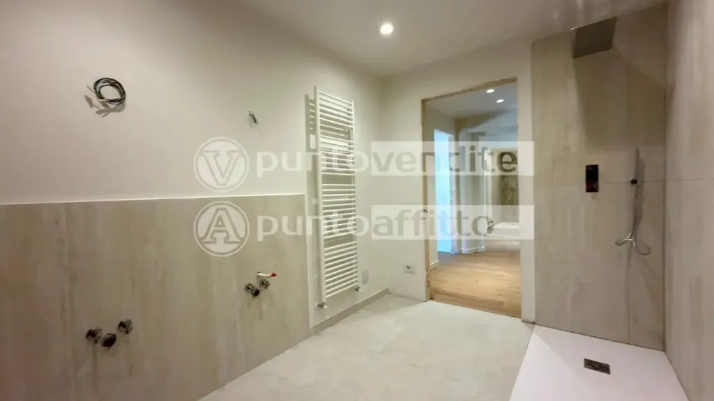 Esik - Restored Apartment with Lift in Lucca