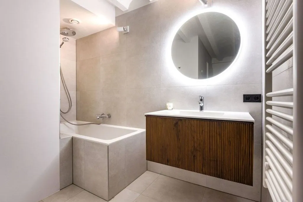 Salles de bain - Modern Maisonette with Private Garden in Oud-Beijerland
