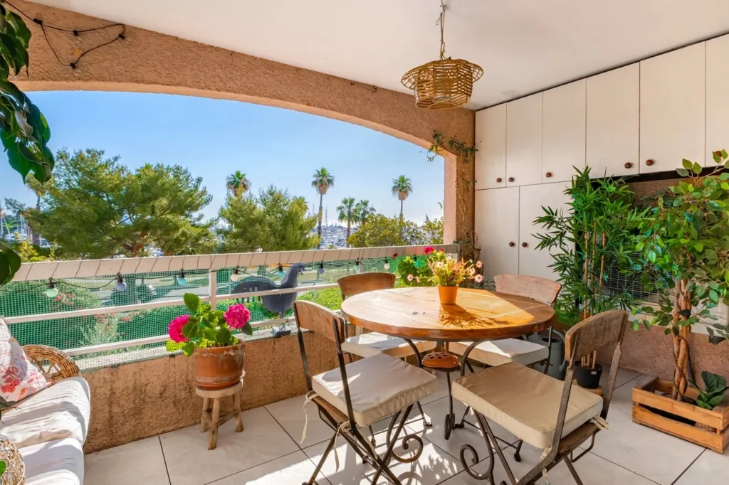 Terrazza - Luxury Apartment with Bay View in Antibes