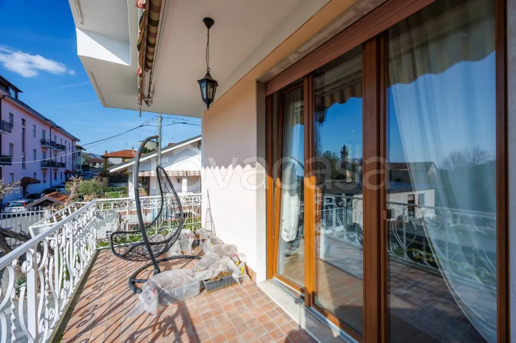 Rõdu - Villa with Private Garden in Trofarello