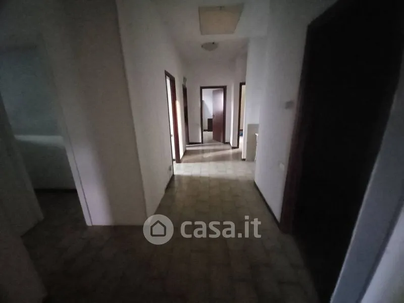 Esik - Five-Room Apartment with Parking in Montopoli