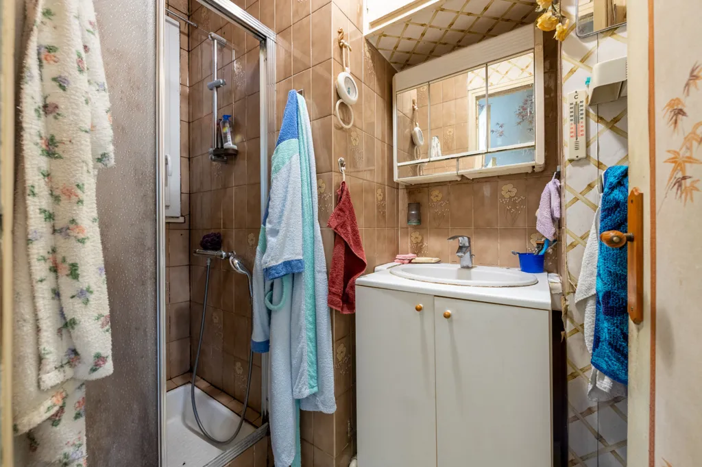 Bagni - House with Aménagés Combles in Massy