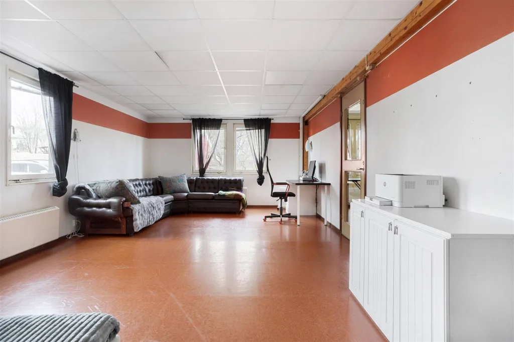 Séjour - Multi-Functional Property with Parking in Stöde