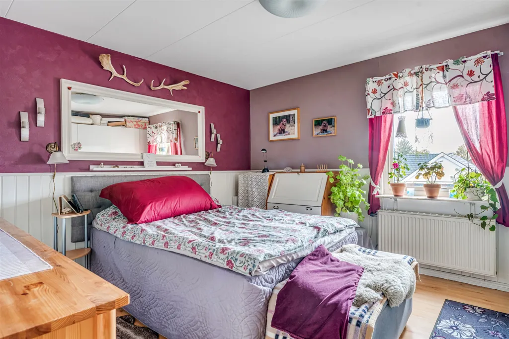 Chambres - Bright Three-Bedroom Flat with Balconies in Ekeby