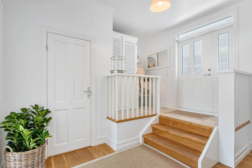 Entrée - Two-Property Retreat with Sea View in Vikedal