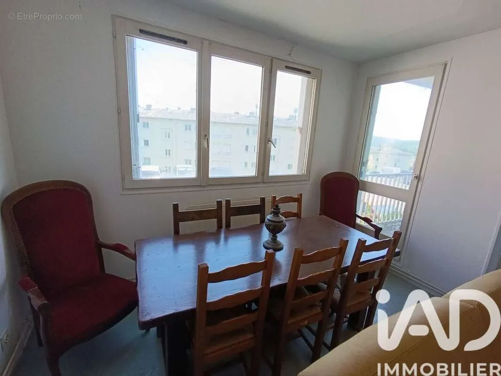 Salle à manger - Appartement à Rénover avec Balcon à Nouzonville