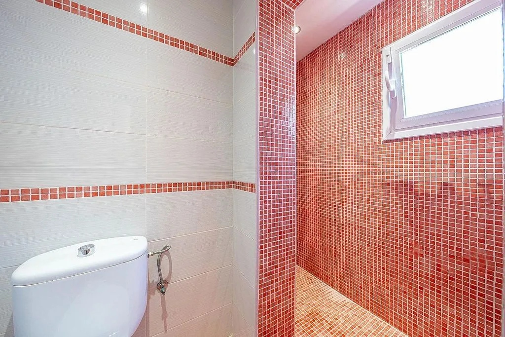 Bathrooms - Chalet with Pool and Terrace in Cala Romántica