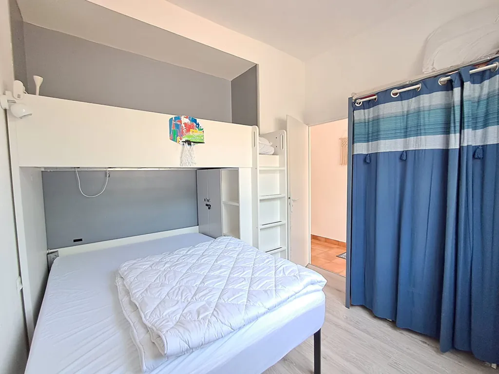 Bedrooms - 2-Bed Apartment with Pool in Saint Jean de Monts