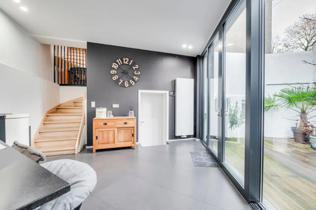 Ingresso - House with Courtyard in Ittre