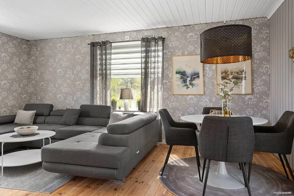 Séjour - Charming Villa with Garden in Boxholm