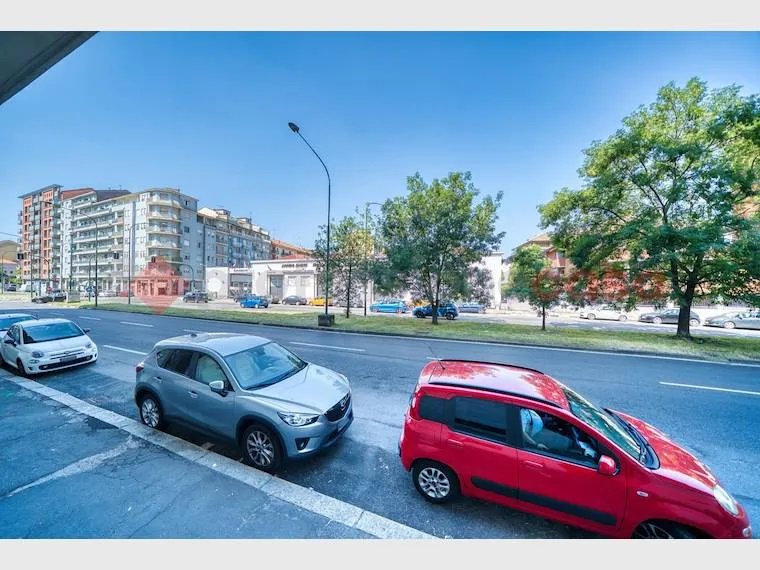 Välivaade - Twin-Storey Apartment with Balcony in Turin