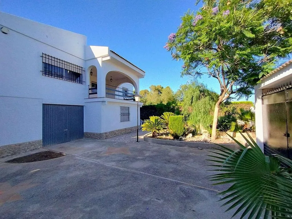Extérieur - Chalet with Pool and Terrace in Turís