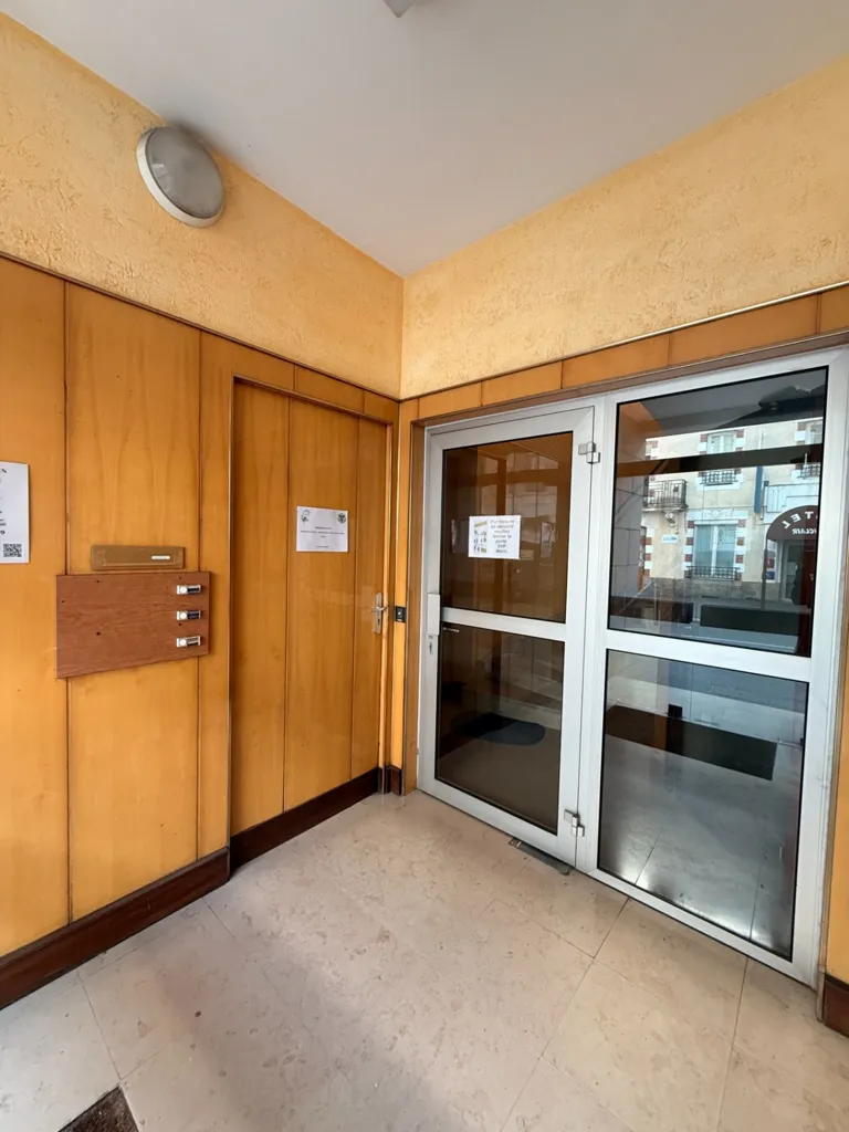 Entrée - Appartement T3 avec Parking en Centre-Ville de Guéret