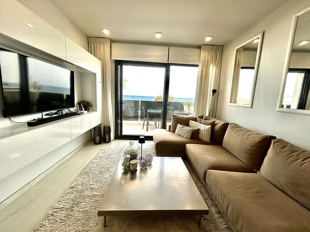 Elutuba - 3-Bed Flat with Pool in Playa Flamenca