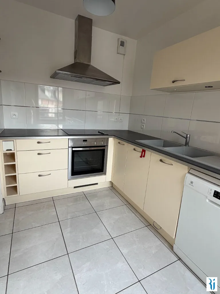 Kitchen - Flat with Balcony in Le Mesnil Esnard