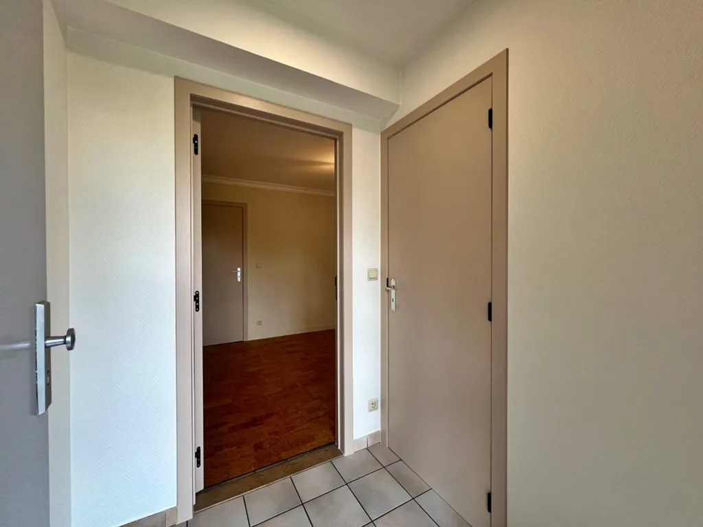 hallway_entrance