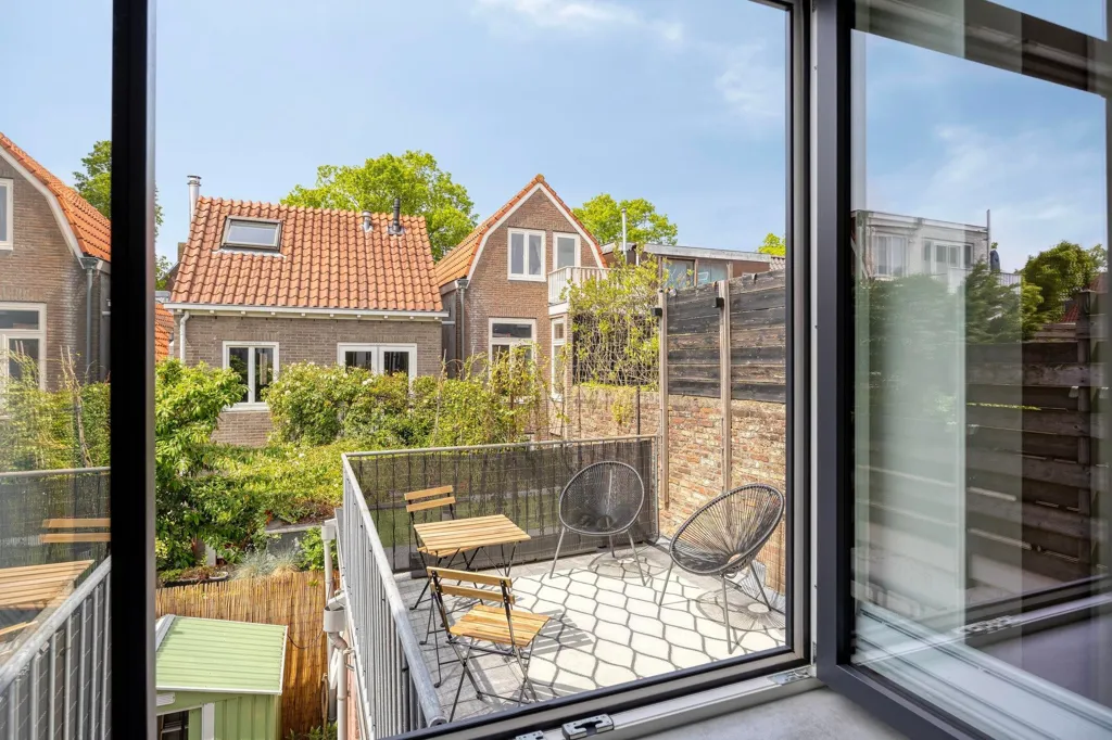 Balcon - Bespoke Bungalow with Two Terraces in Haarlem