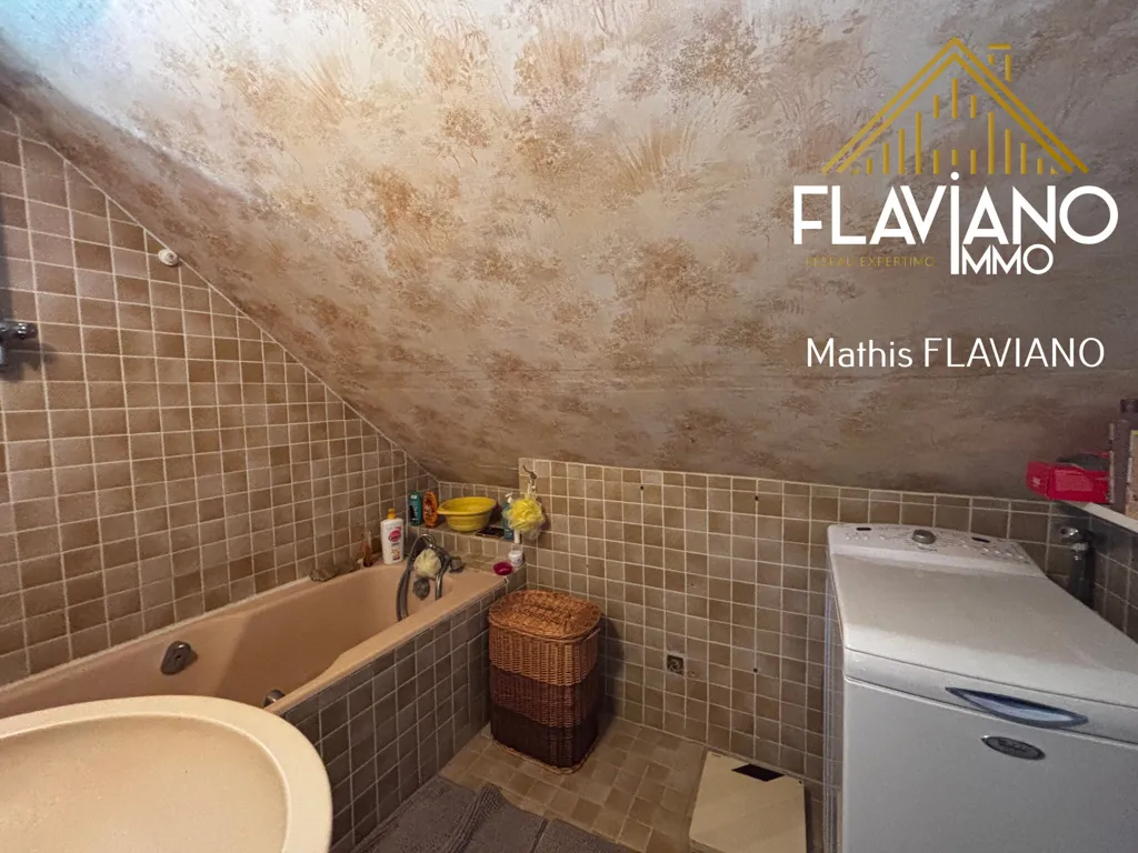 Badezimmer - Two-House Property with Mountain Views near Barcelonnette