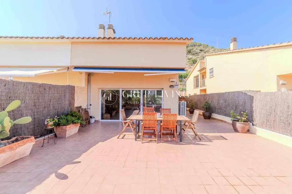 Terrace - Luxury House with Pool in Sitges
